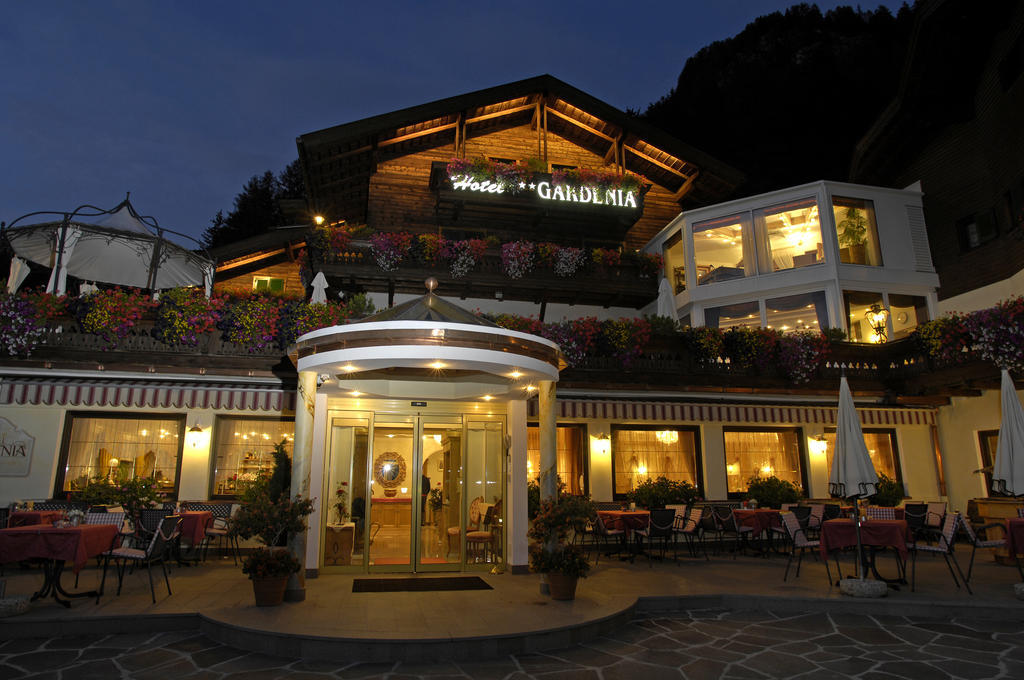 栀子花***S浪漫和家庭酒店 塞尔瓦迪加尔代纳山谷 外观 照片